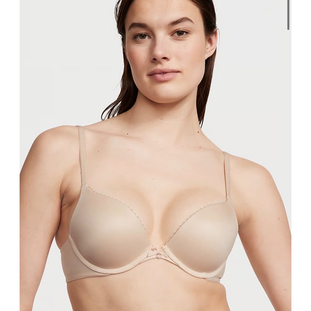 Victorias Secret Body by Victoria Push-Up Smooth Bra 32C Nude Lace